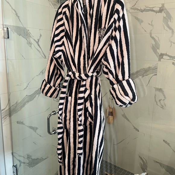 Vintage 1990s🖤 striped  black and gray thirsty, terrycloth robe medium large🖤 - Picture 14 of 14